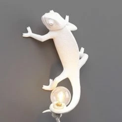 Seletti Lampada In Resina Chameleon Lamp Left Going Up White Art 15092